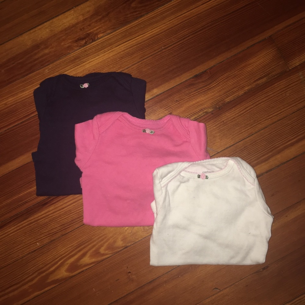 Bundle of 3 onsies Carter 3 months